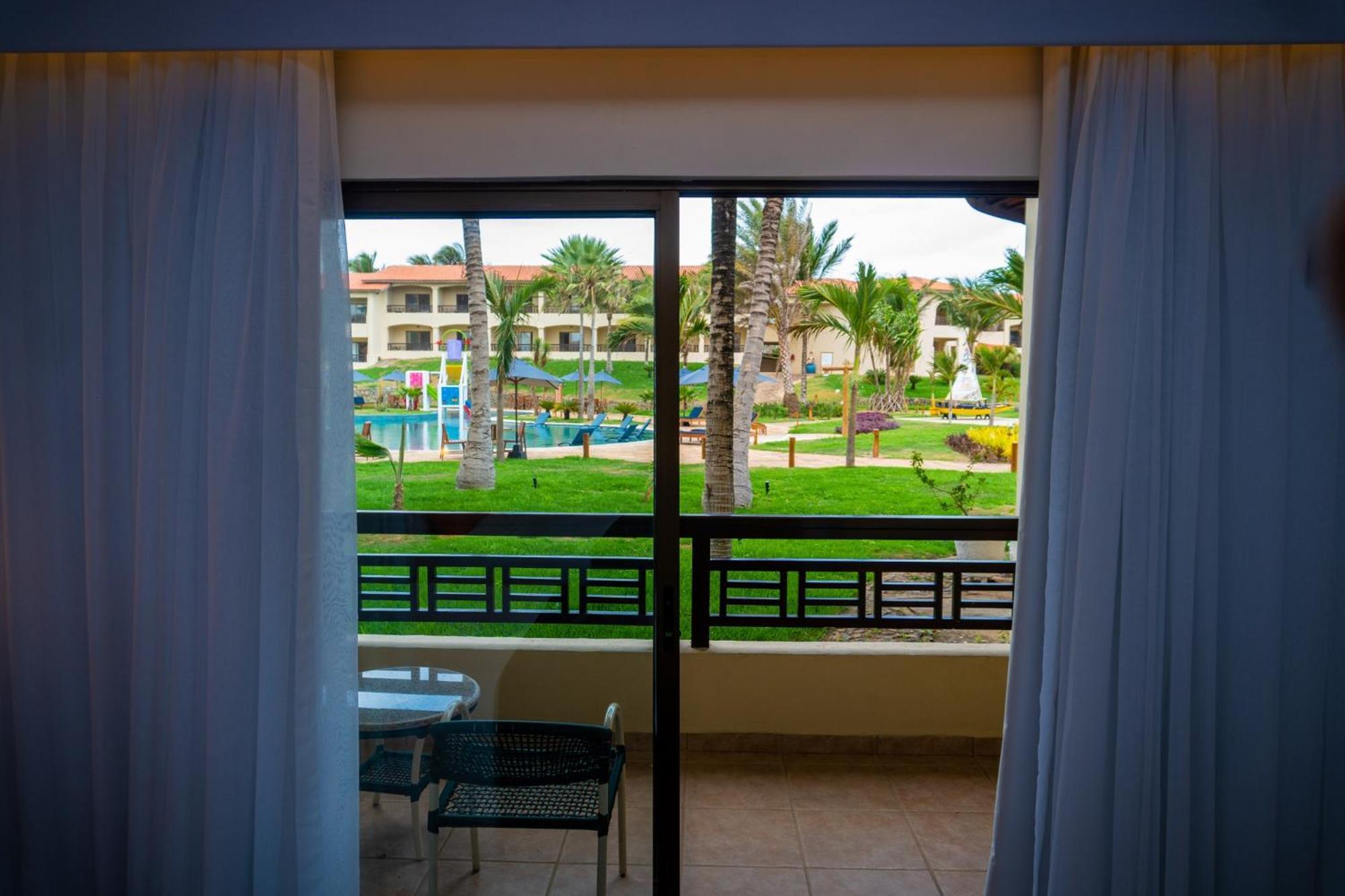 Sun City Rota Das Emocoes Camocim Exterior photo